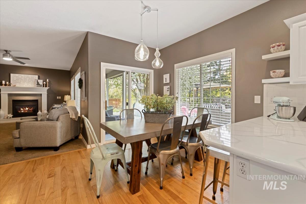 1430 E Feather Nest Ct