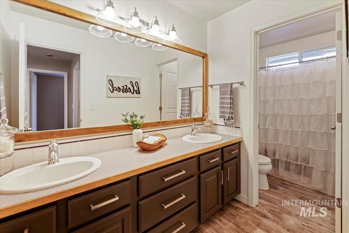 1430 E Feather Nest Ct