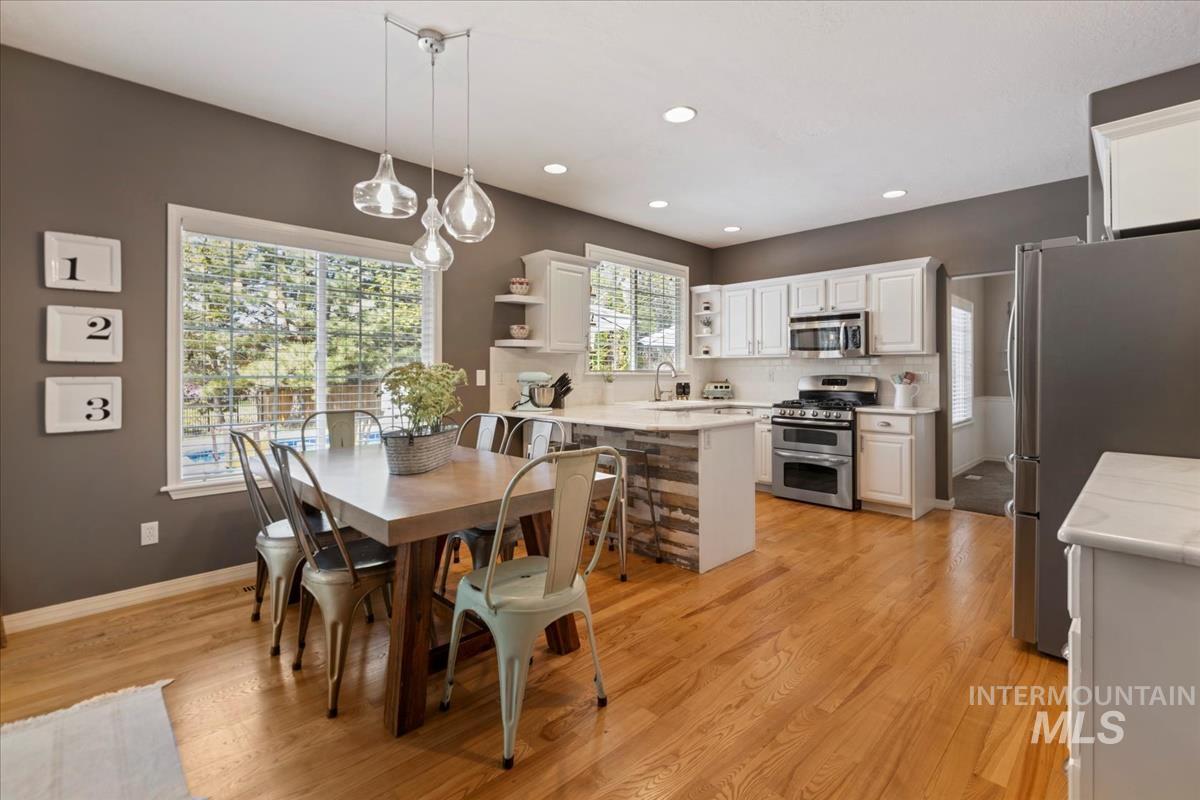 1430 E Feather Nest Ct