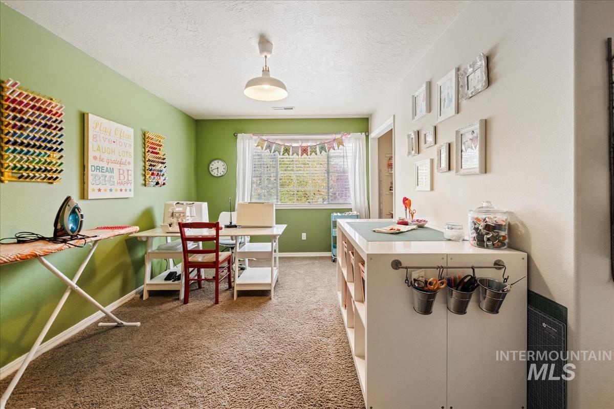 1430 E Feather Nest Ct