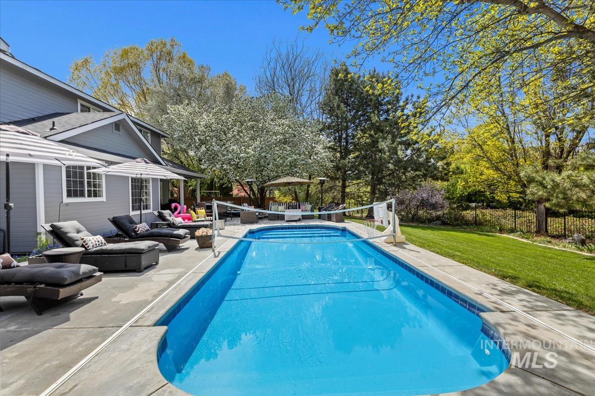 1430 E Feather Nest Ct