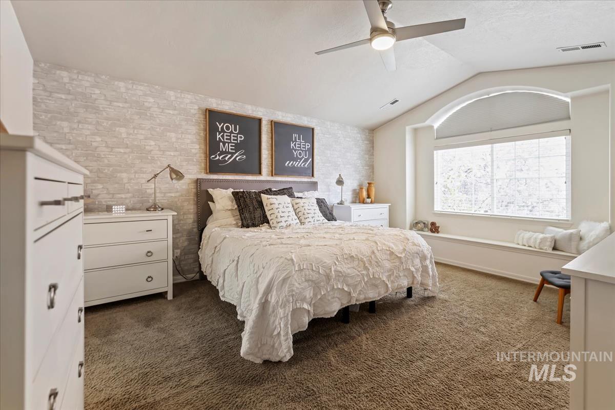 1430 E Feather Nest Ct