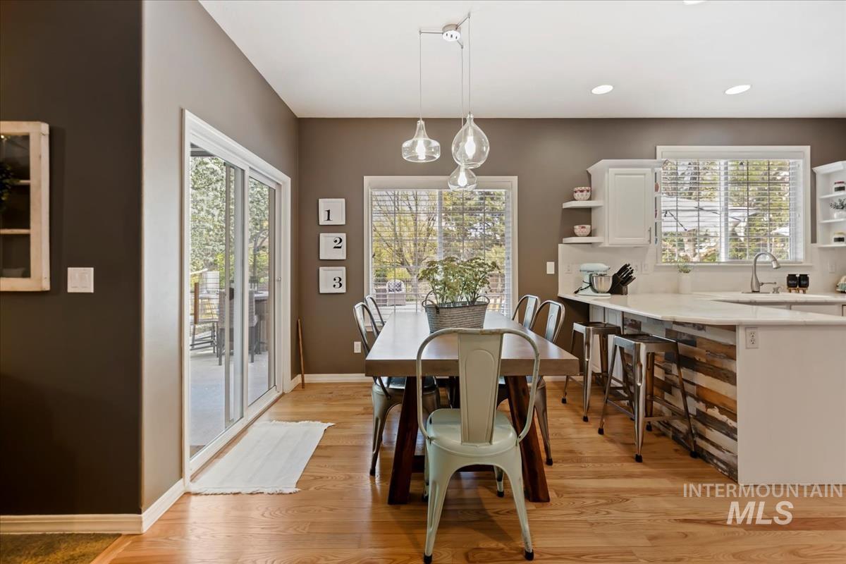 1430 E Feather Nest Ct