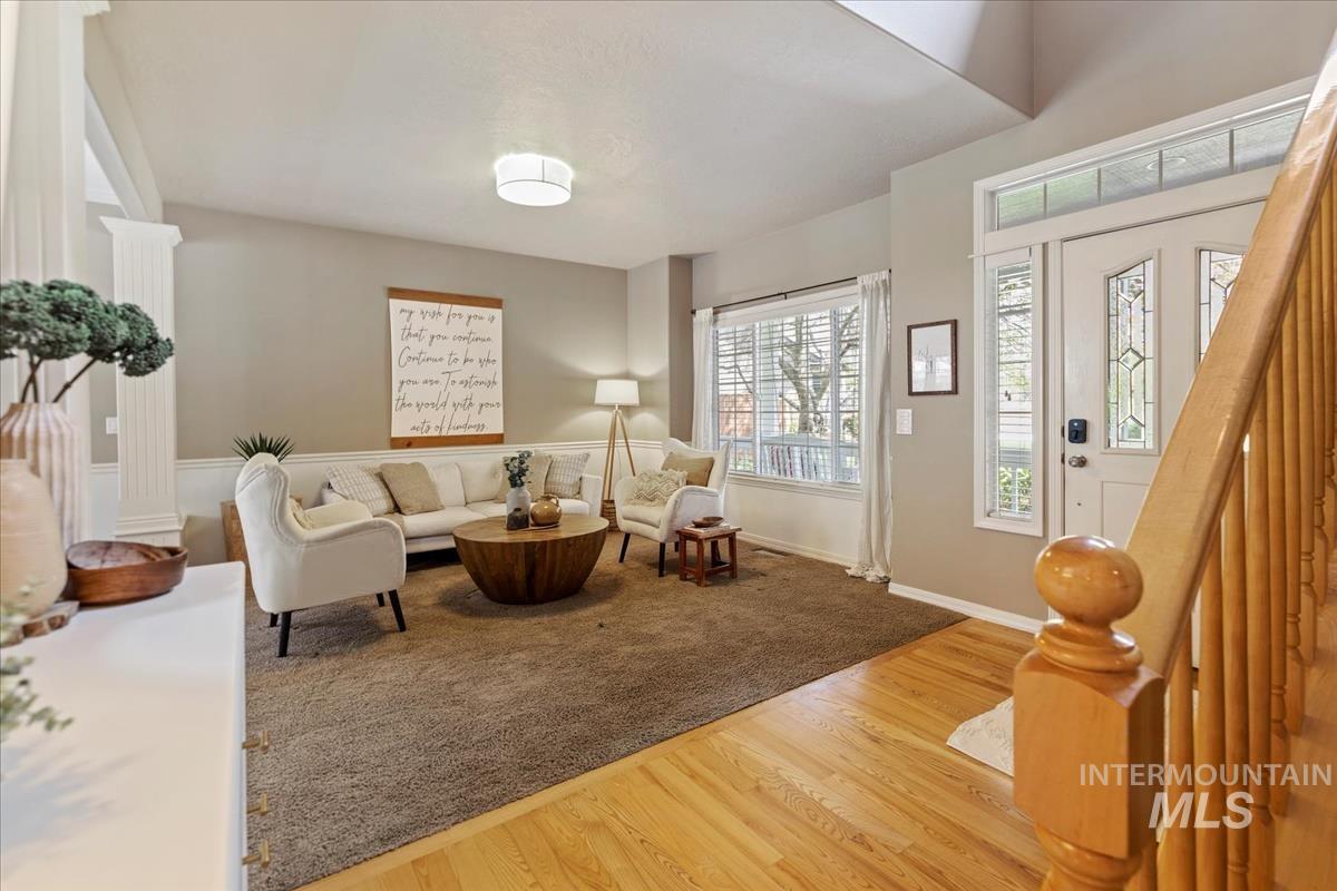 1430 E Feather Nest Ct