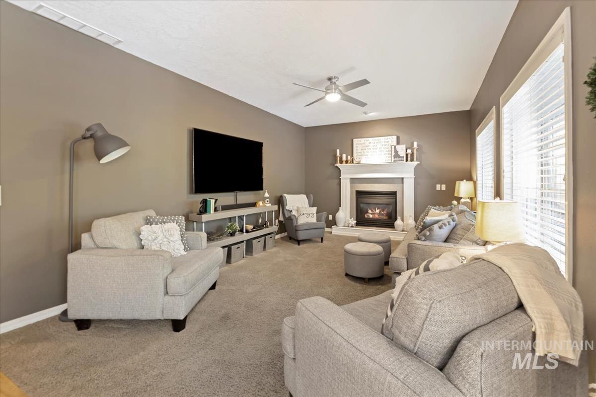 1430 E Feather Nest Ct