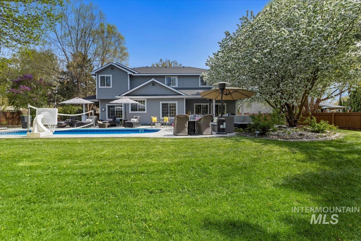 1430 E Feather Nest Ct