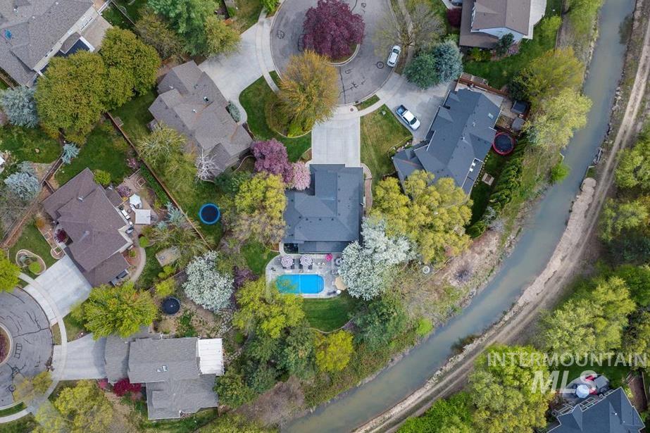 1430 E Feather Nest Ct