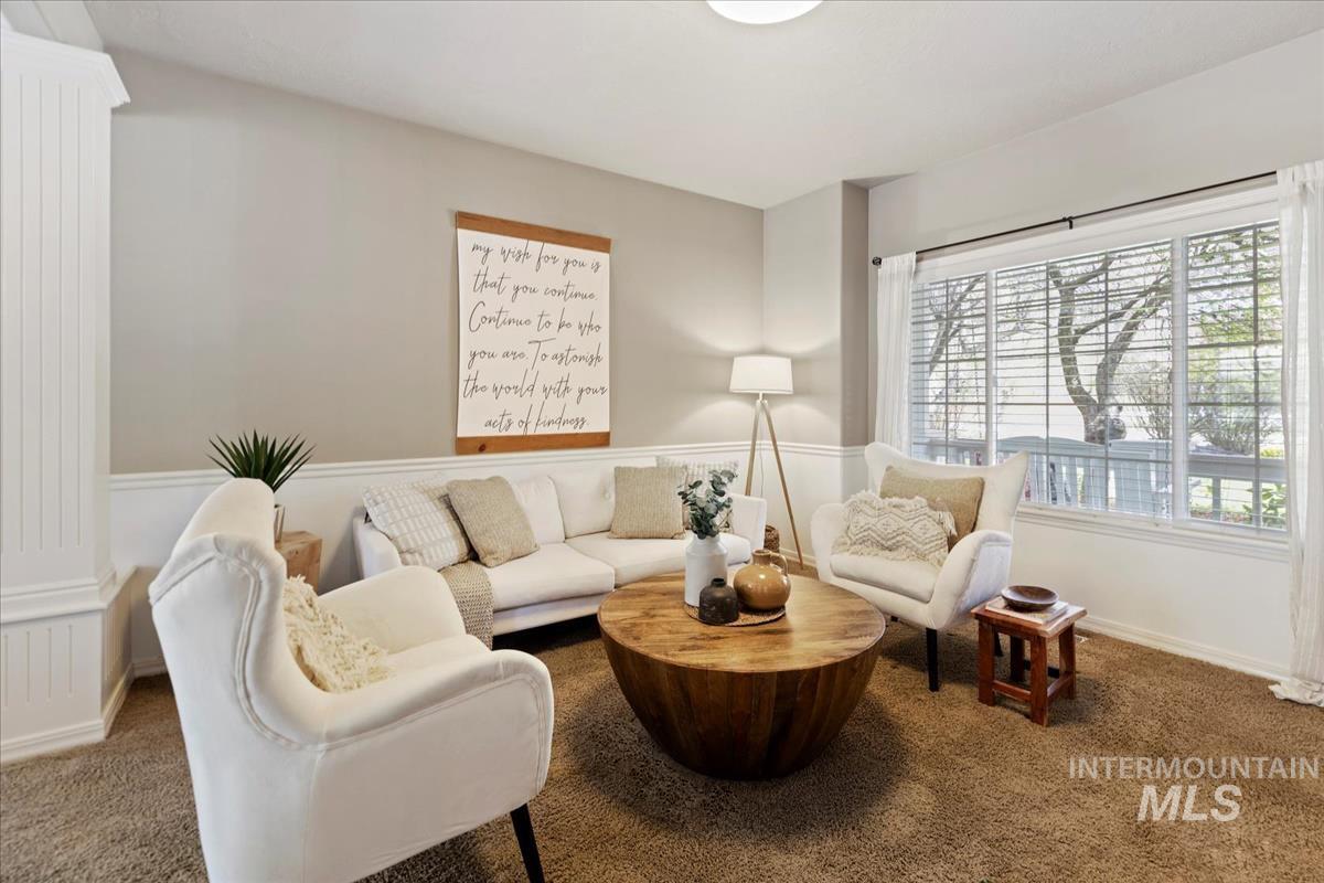 1430 E Feather Nest Ct