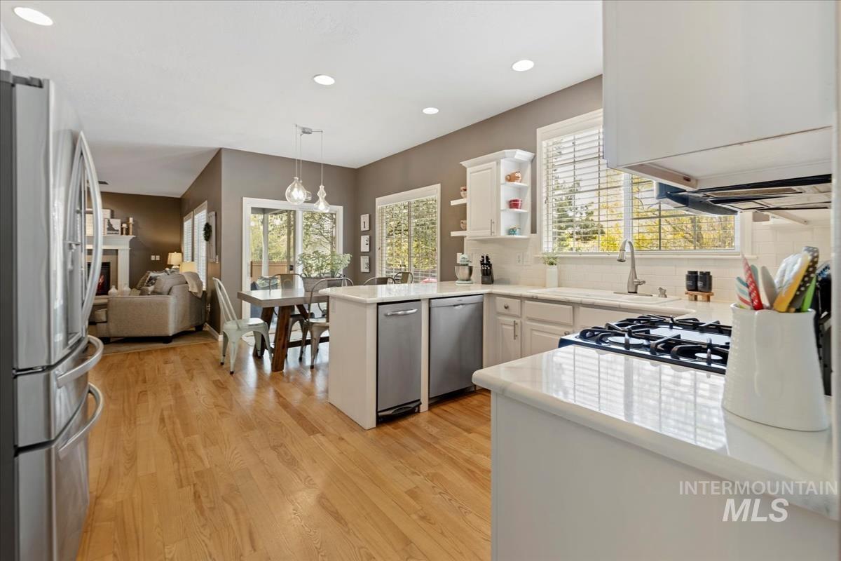 1430 E Feather Nest Ct