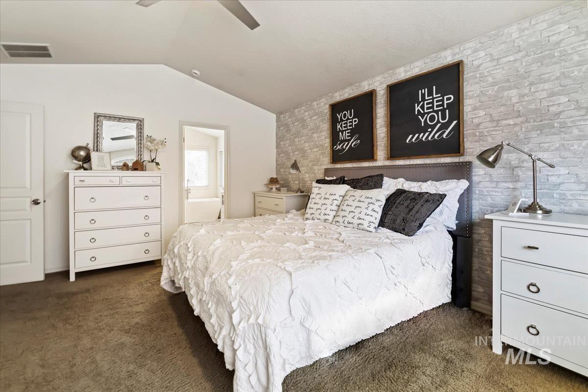 1430 E Feather Nest Ct