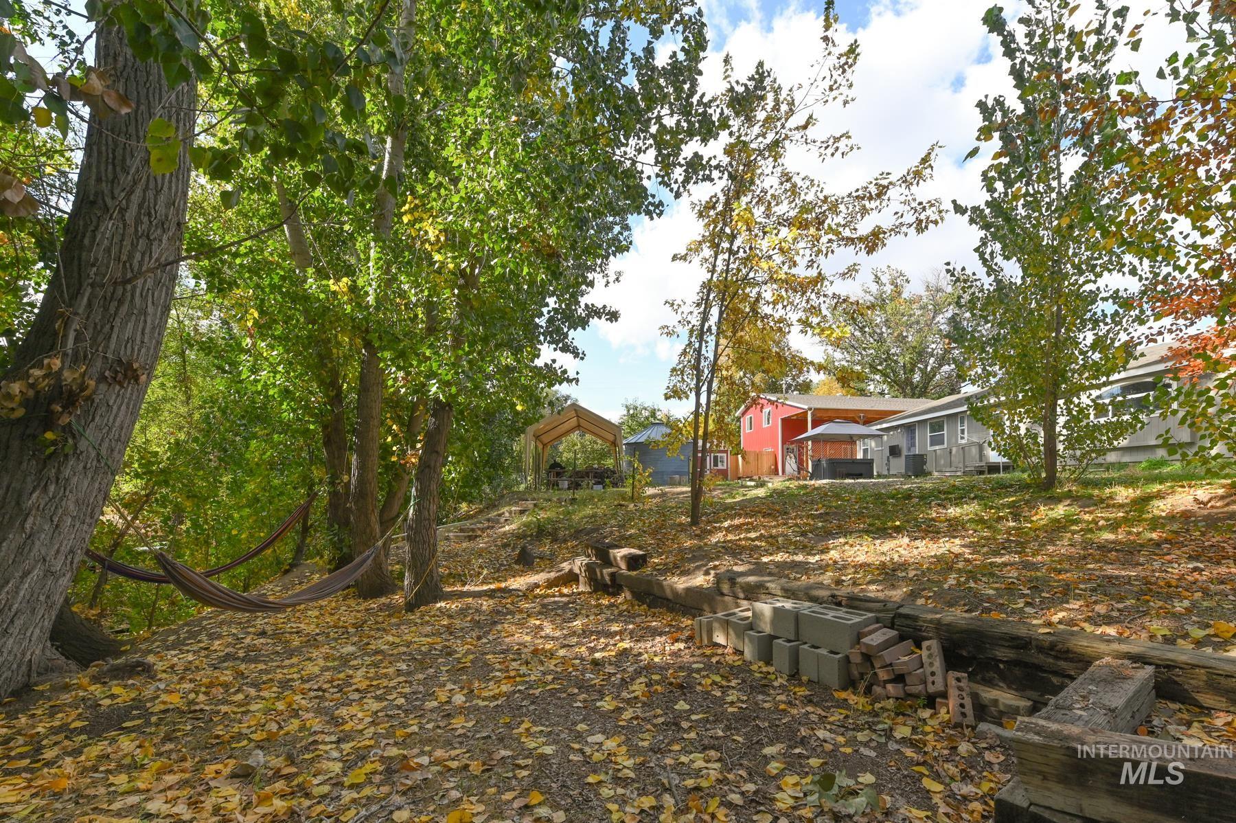 315 Bard Ave