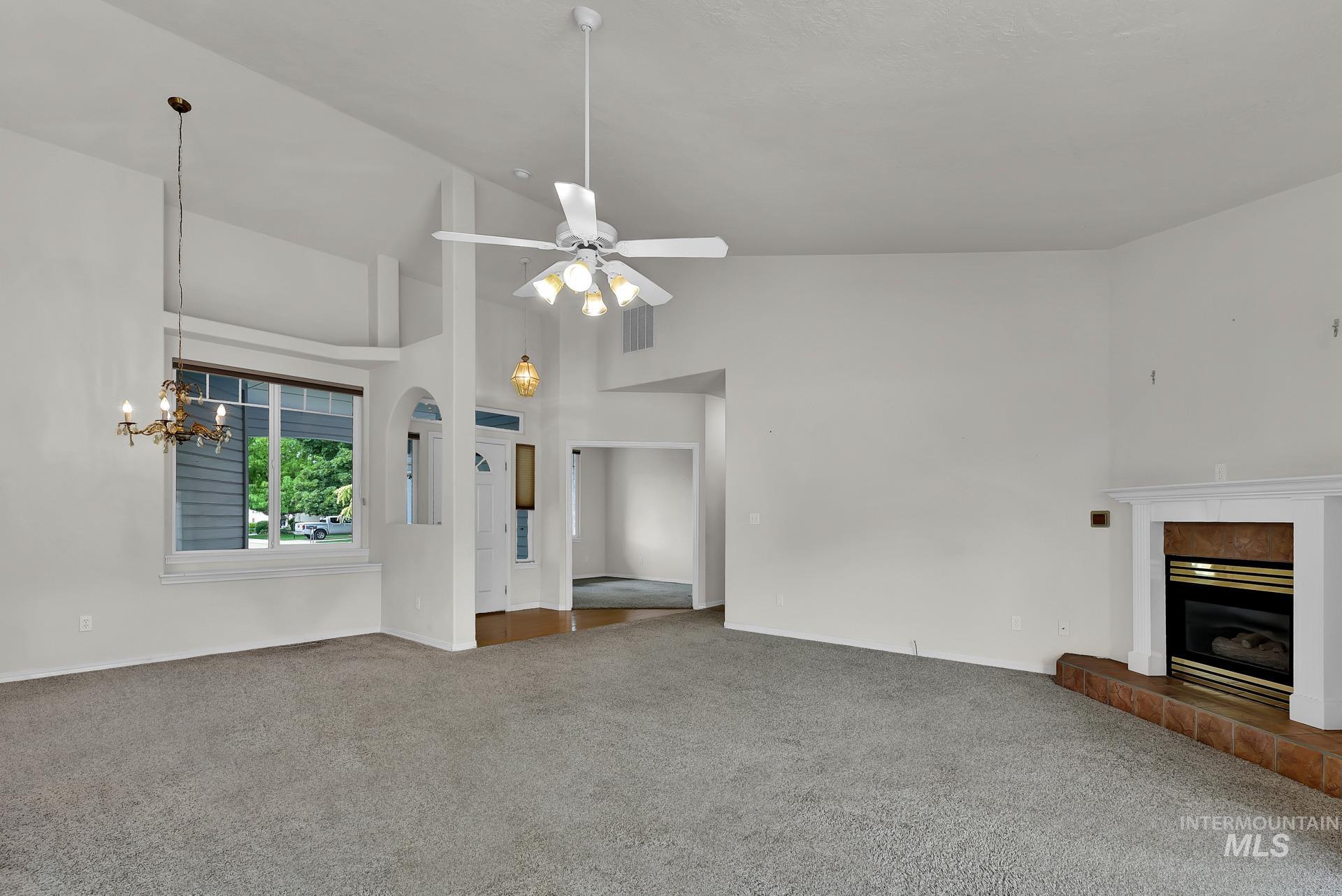 2680 N Phoenix