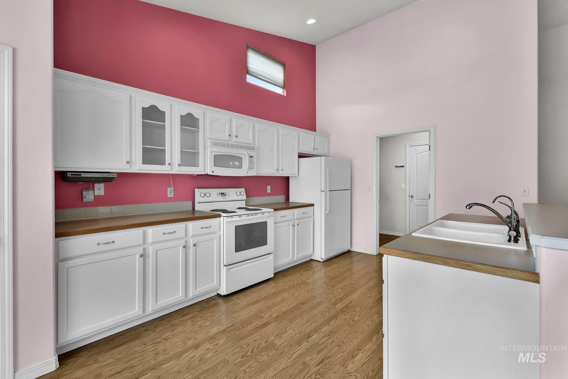 2680 N Phoenix