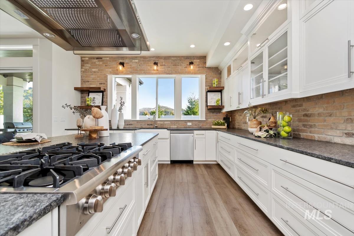 8833 W Fawn Brook St