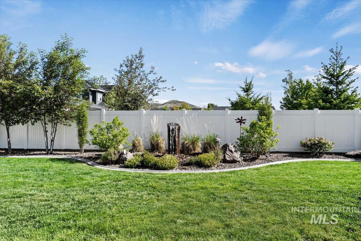 8833 W Fawn Brook St