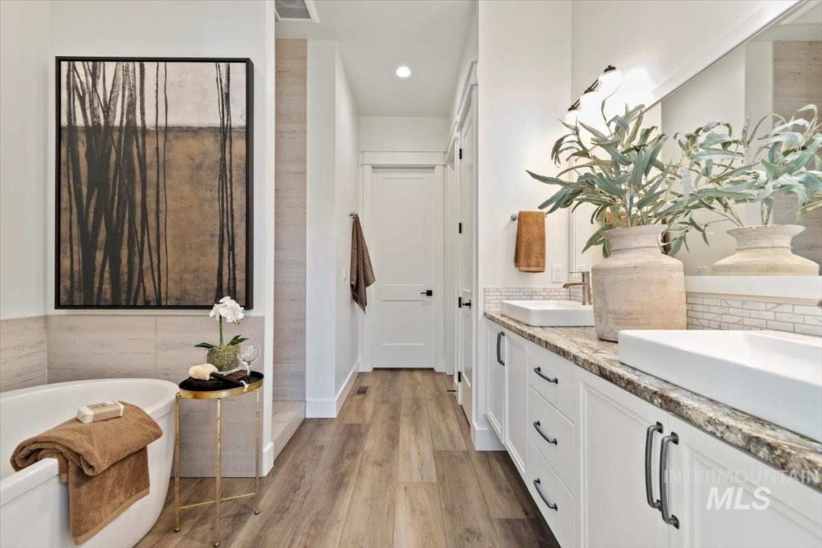 8833 W Fawn Brook St