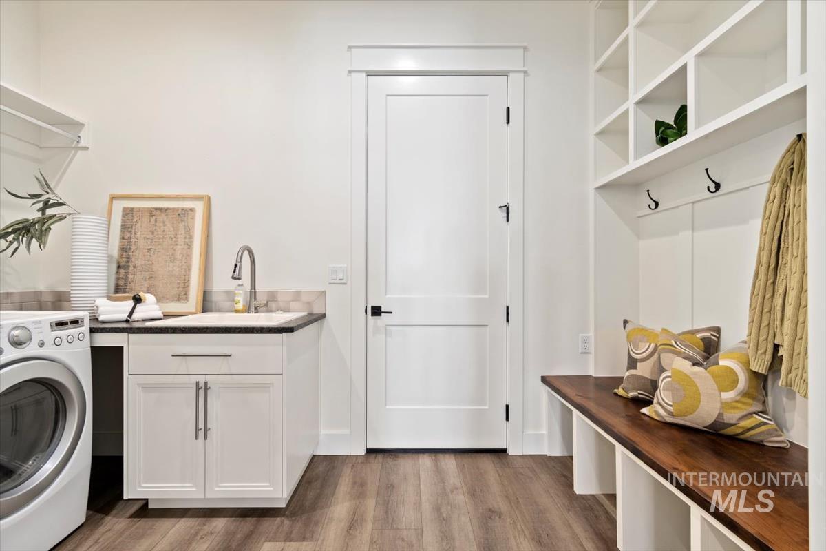 8833 W Fawn Brook St