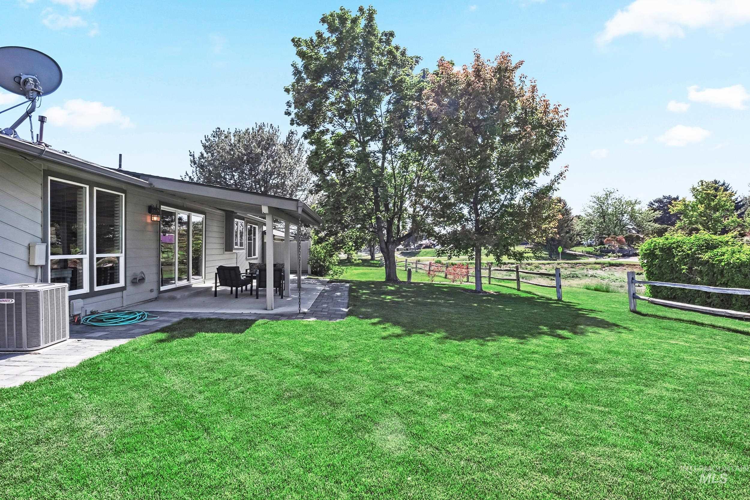 810 N Eagle Hills Way