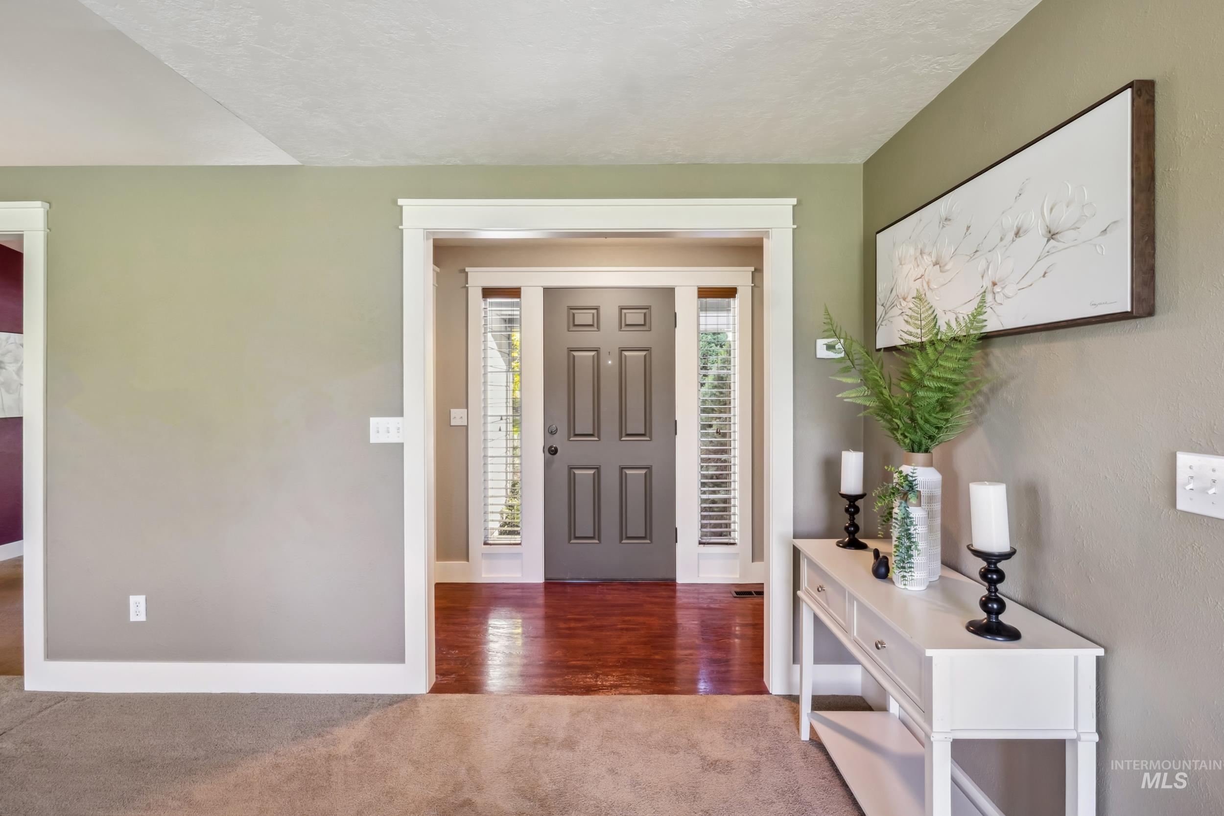 810 N Eagle Hills Way