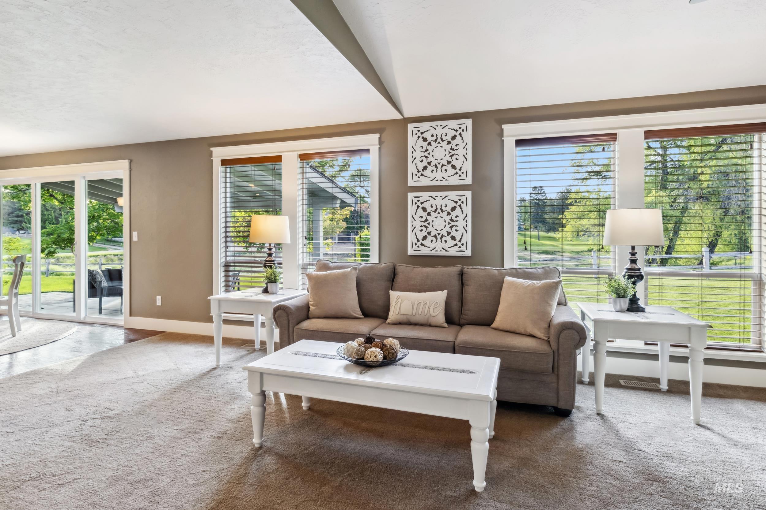 810 N Eagle Hills Way