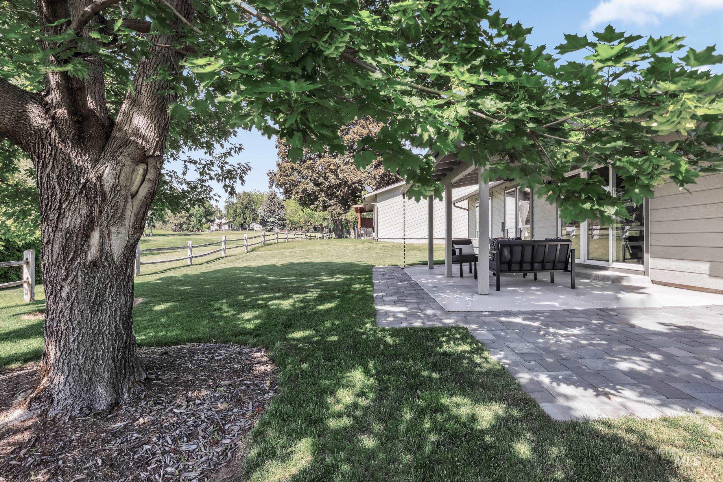 810 N Eagle Hills Way