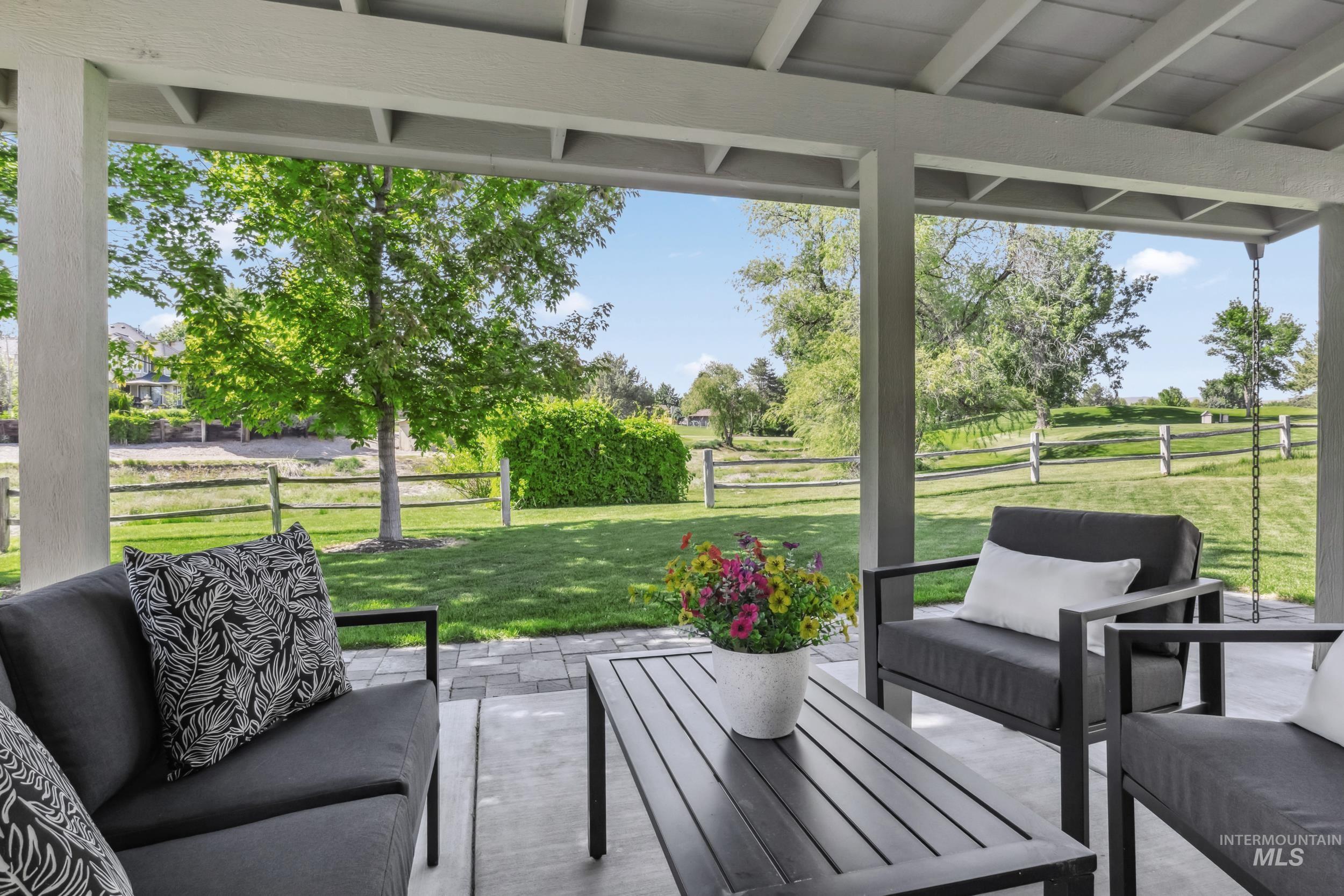 810 N Eagle Hills Way