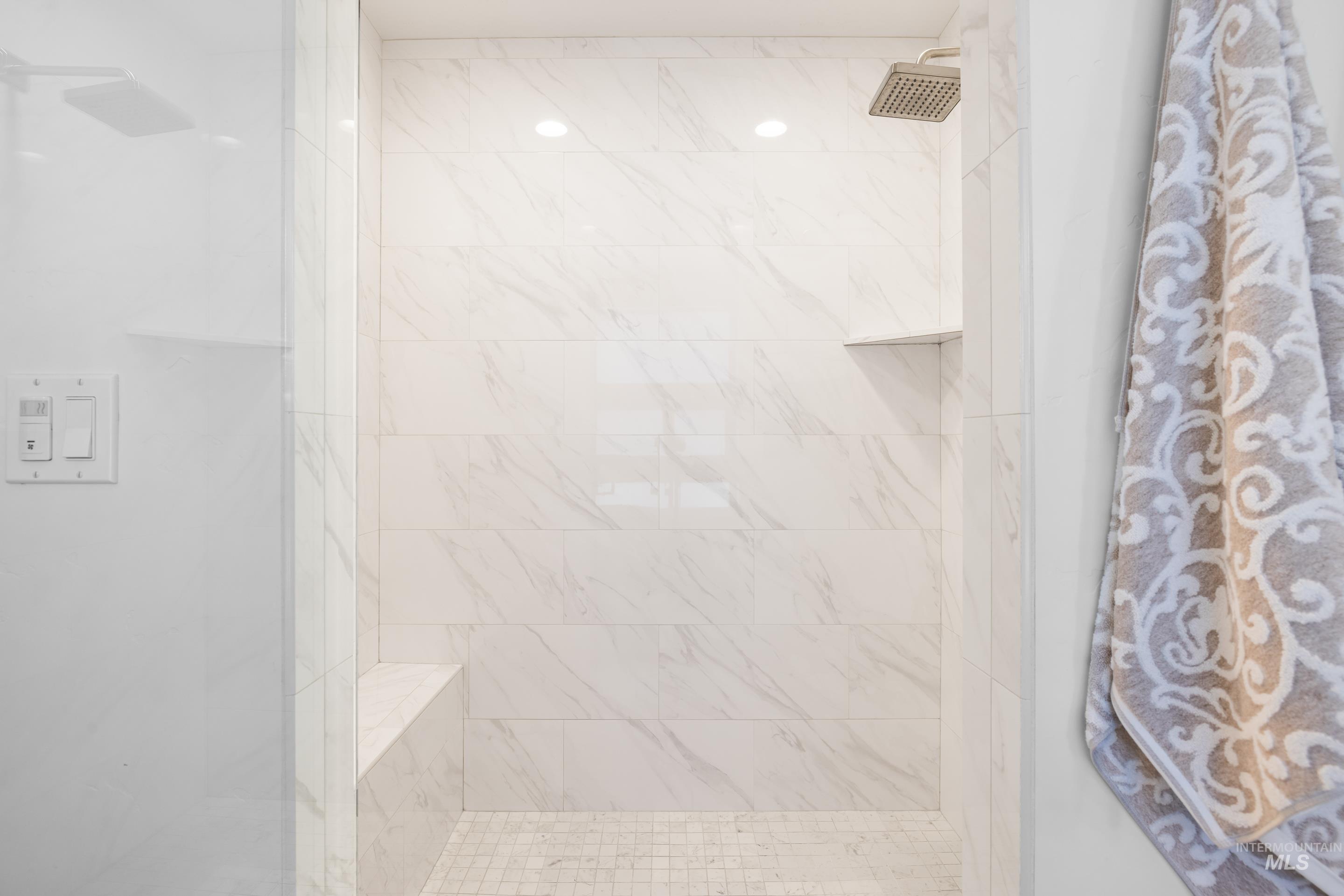 786 S Lone Hollow Way