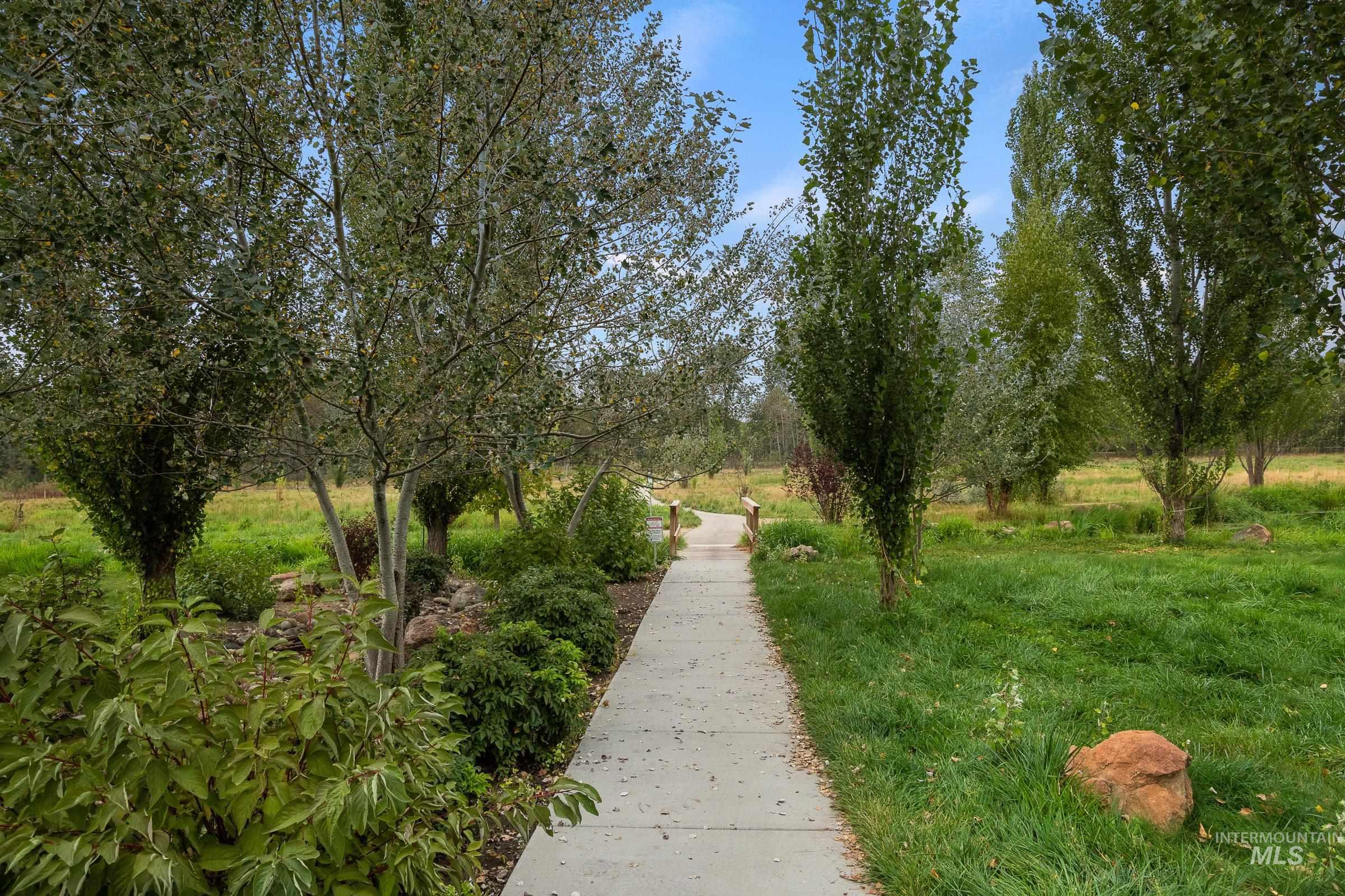 786 S Lone Hollow Way