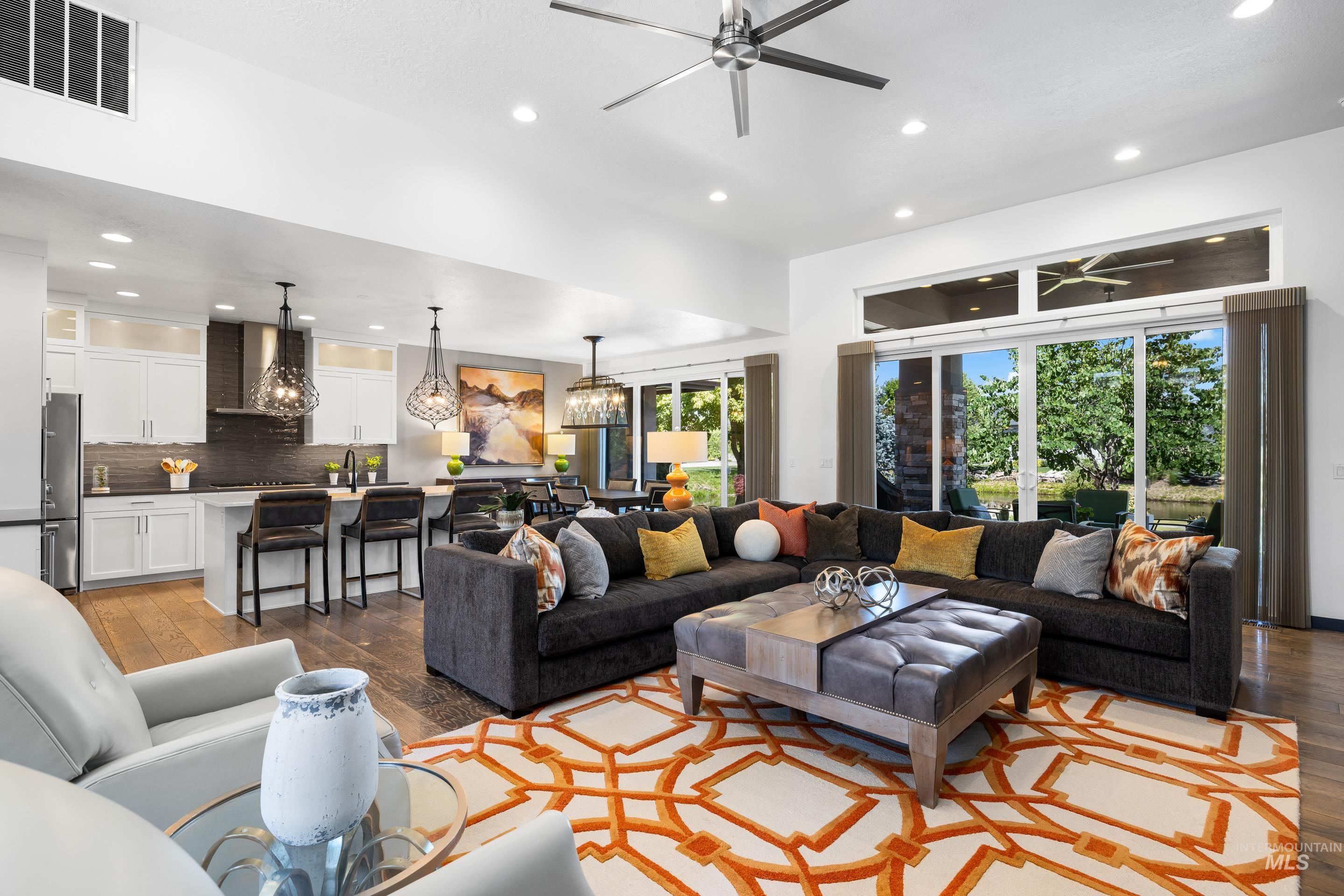 786 S Lone Hollow Way