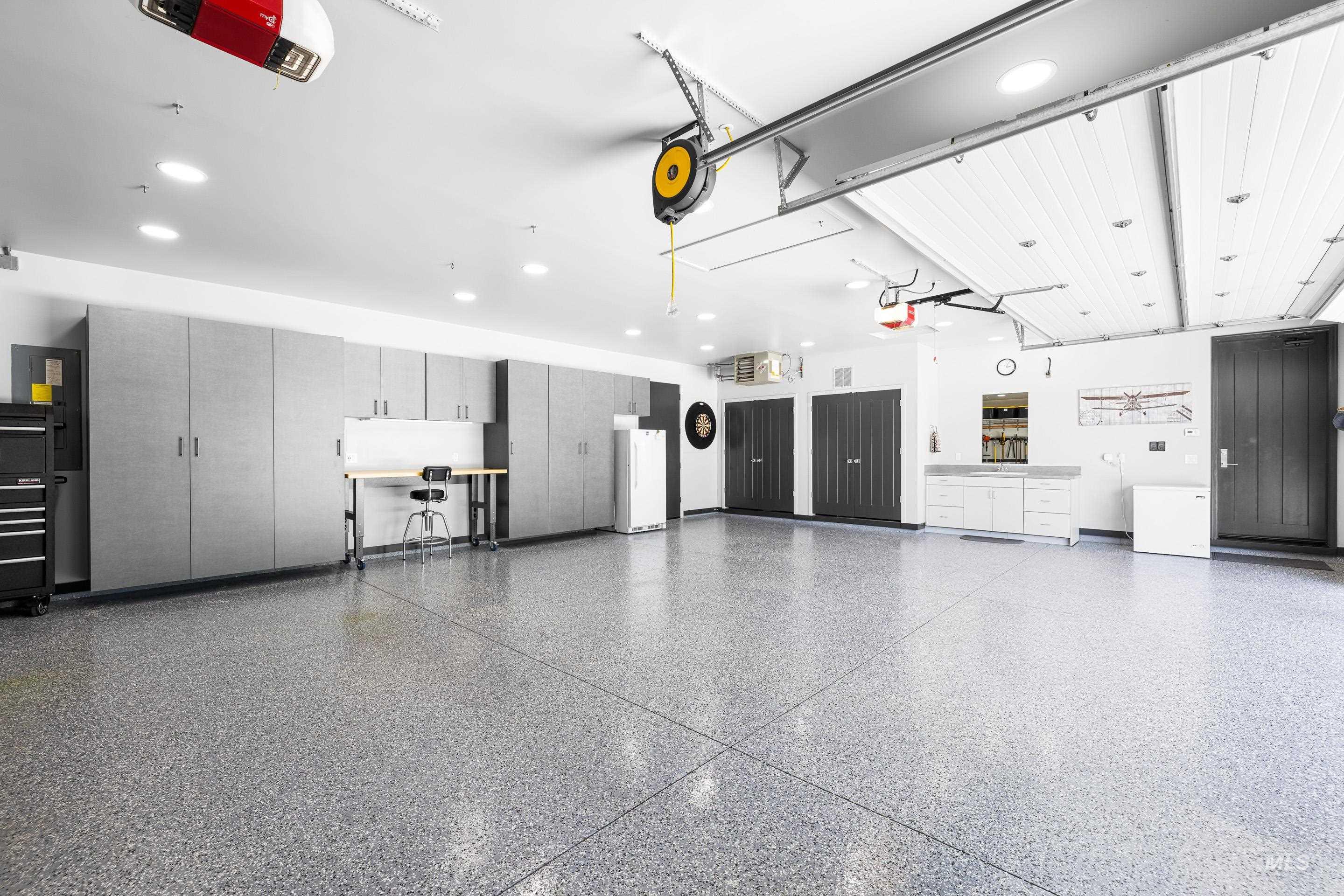 786 S Lone Hollow Way