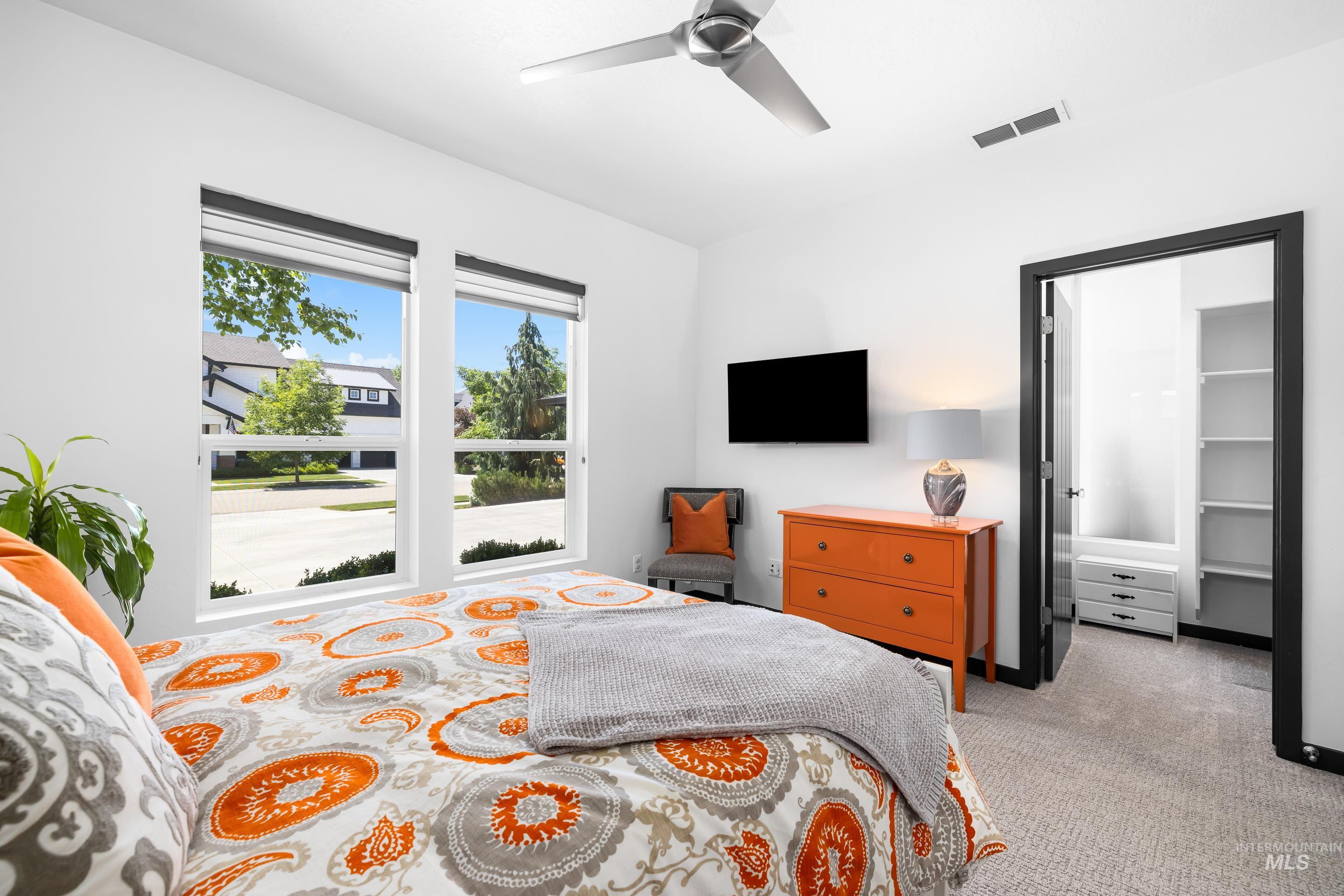 786 S Lone Hollow Way