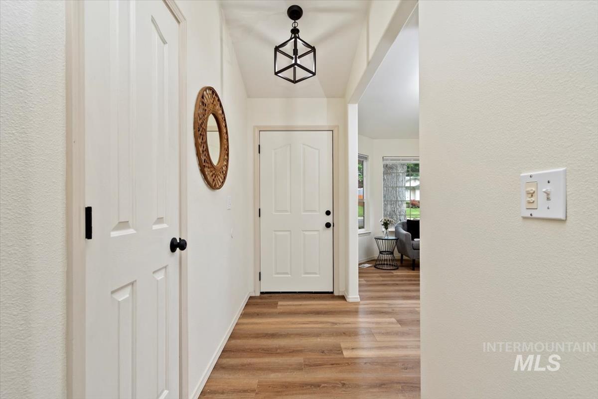 1945 N Eagle Creek Way