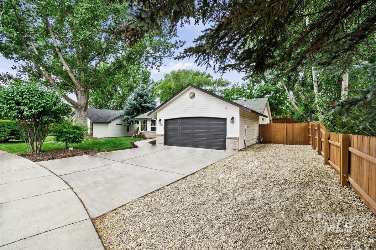 1945 N Eagle Creek Way