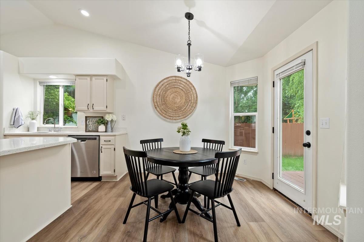 1945 N Eagle Creek Way