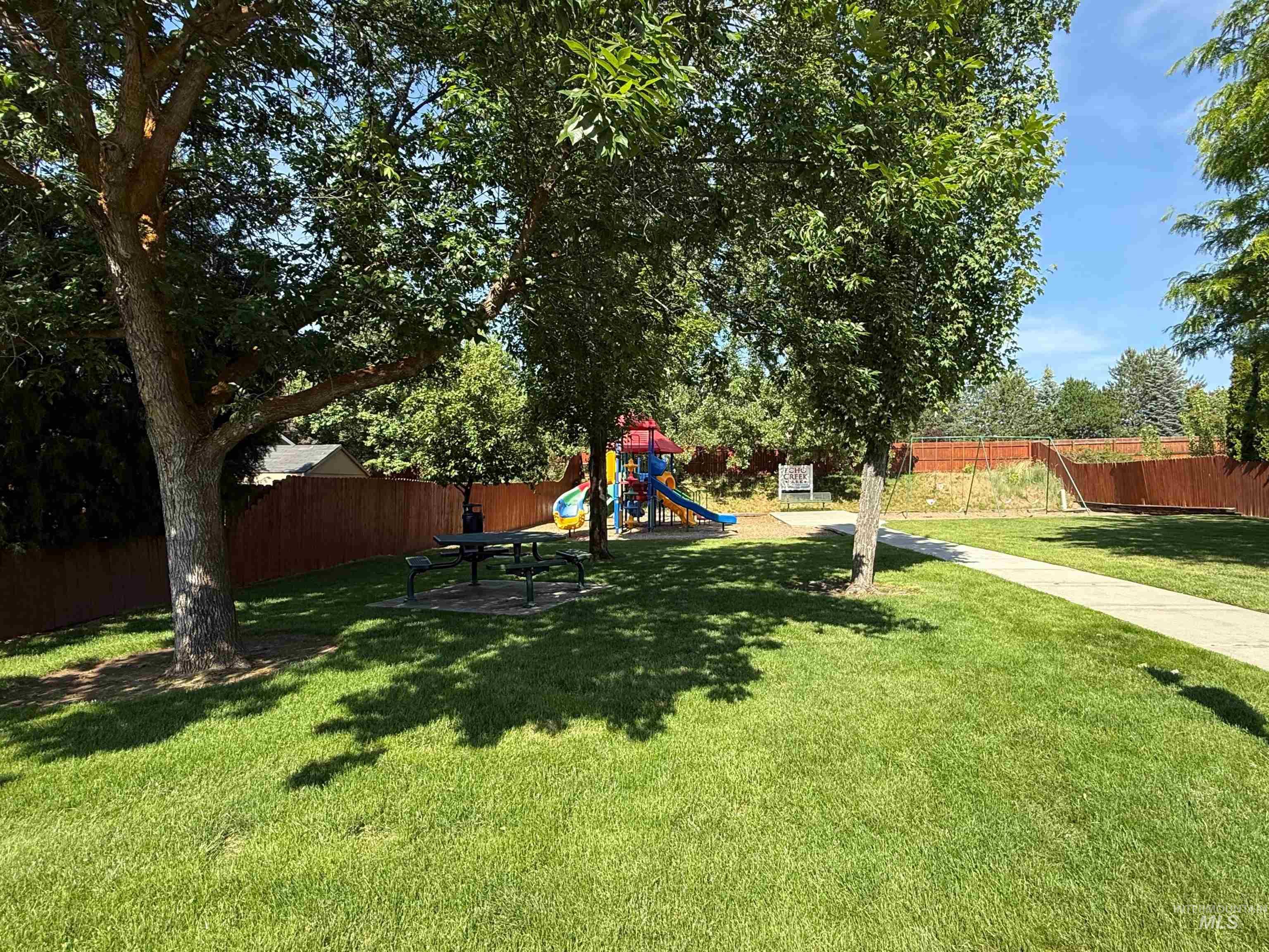 1945 N Eagle Creek Way