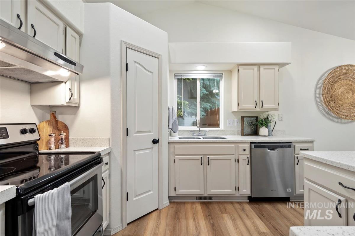 1945 N Eagle Creek Way