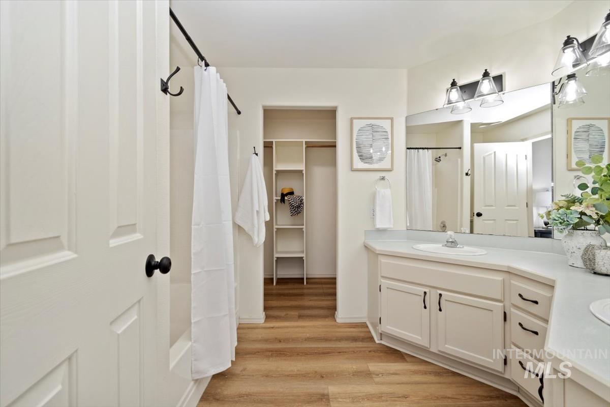 1945 N Eagle Creek Way