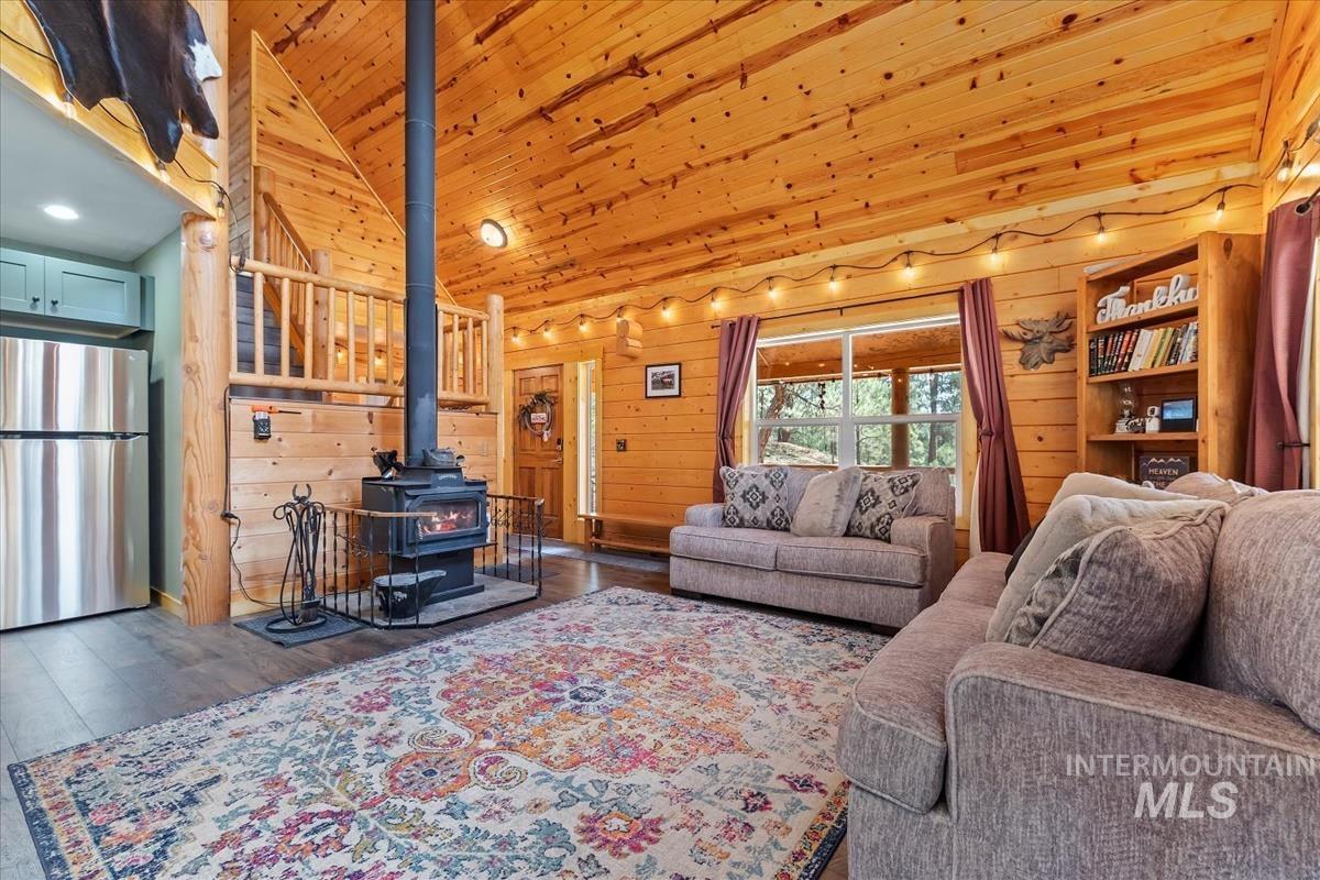 30 S Meadow Creek Dr