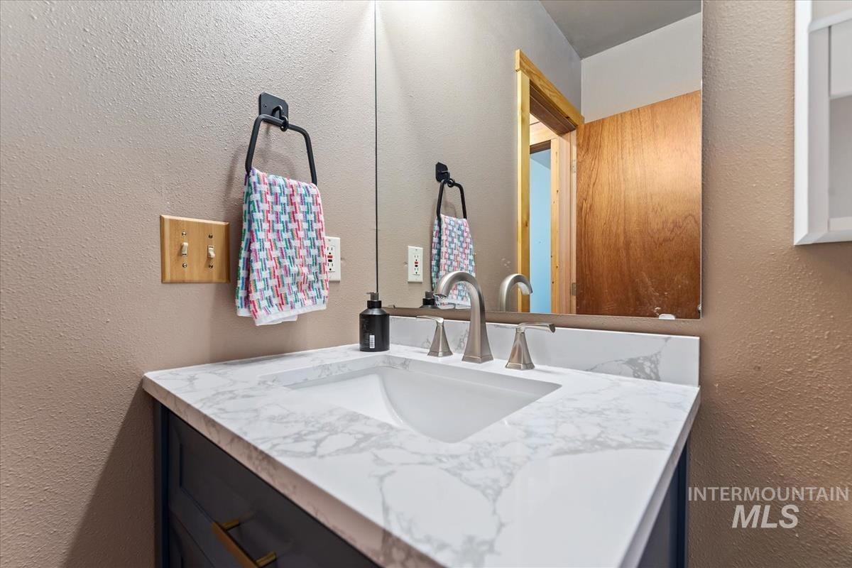 30 S Meadow Creek Dr