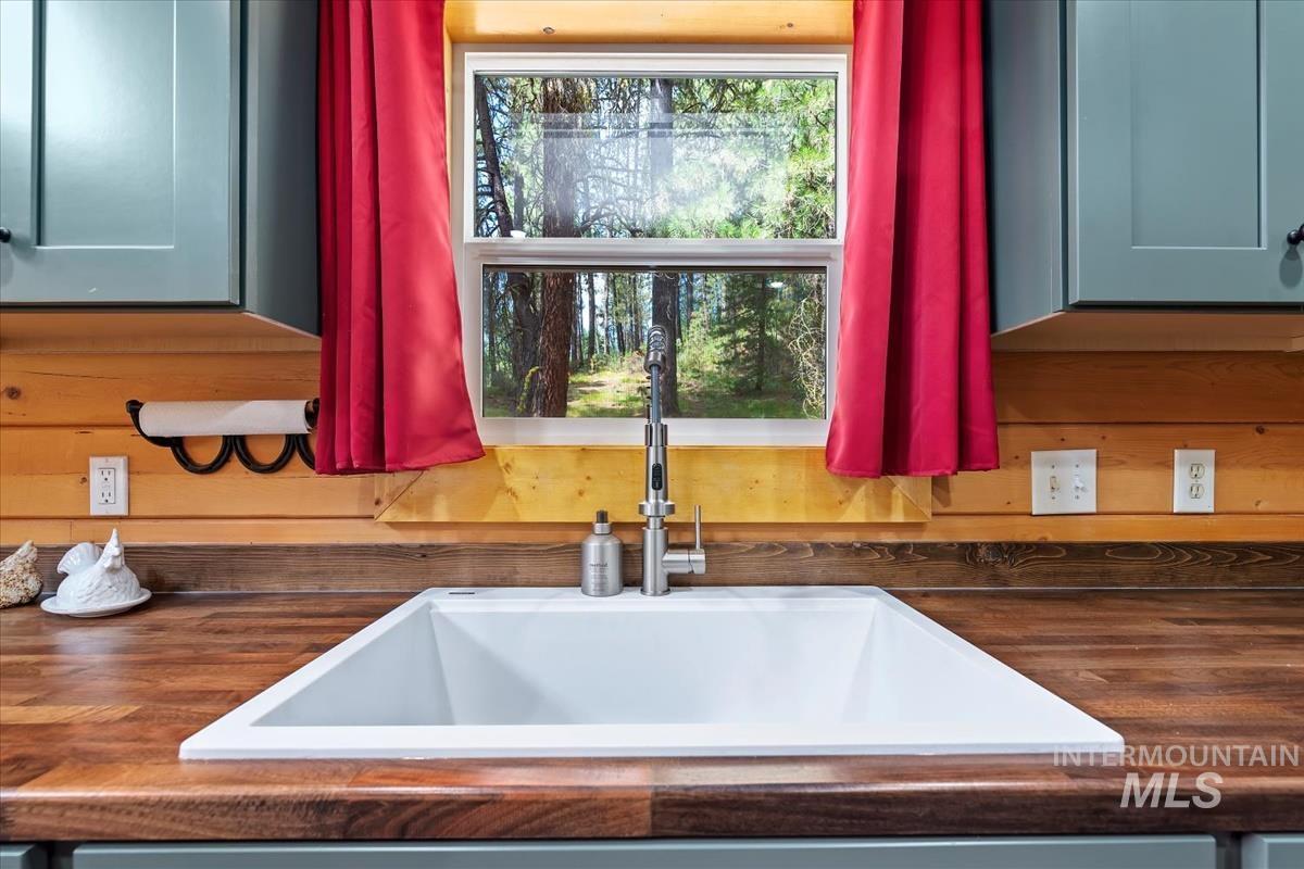 30 S Meadow Creek Dr