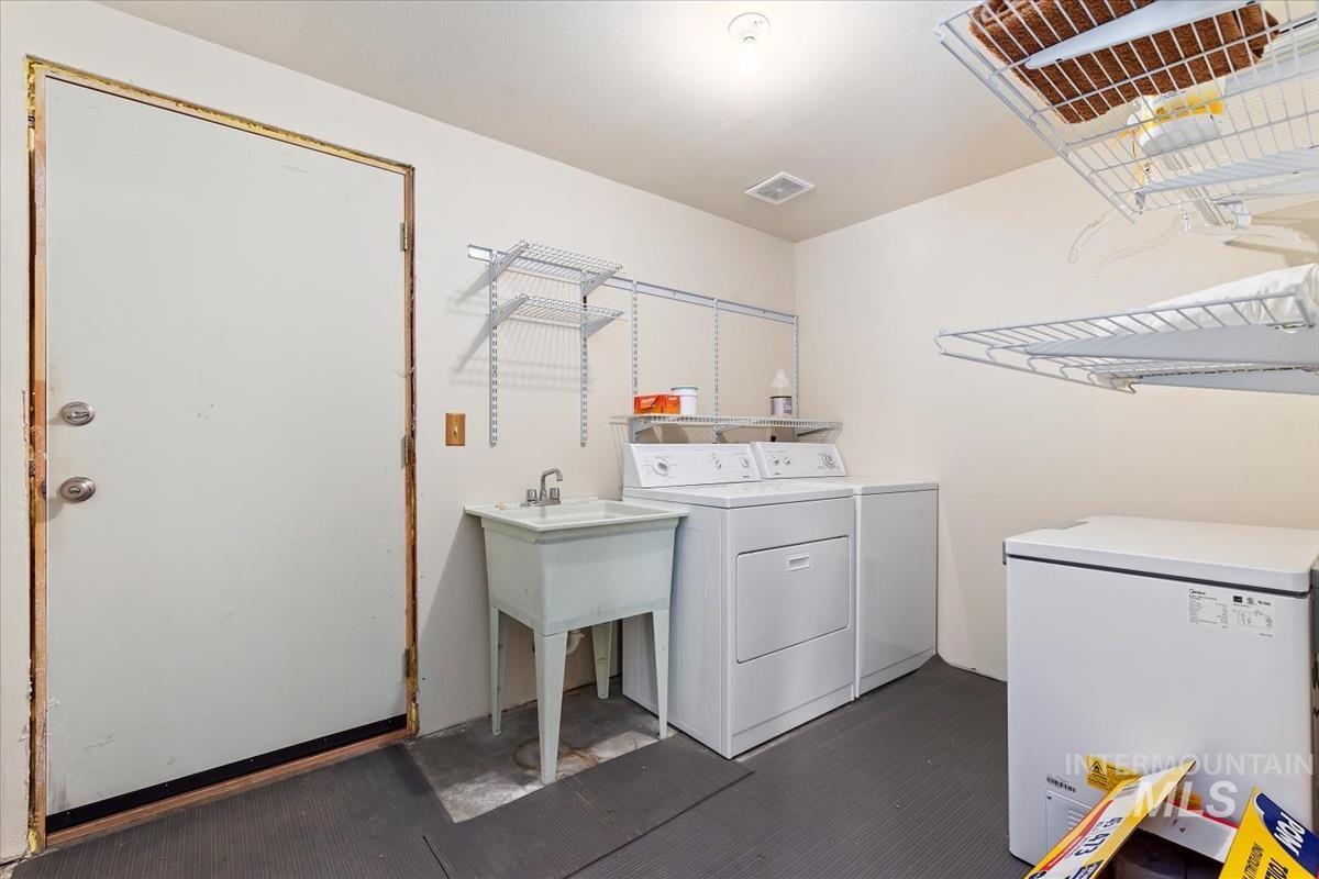 30 S Meadow Creek Dr