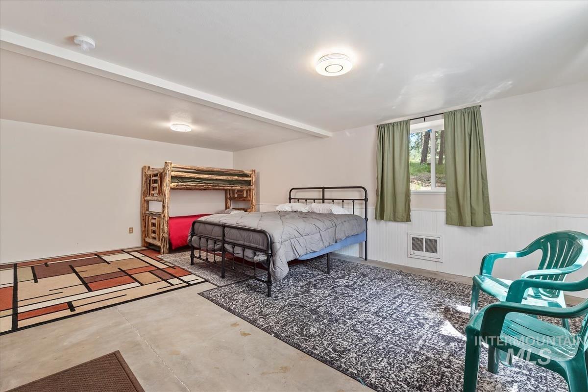 30 S Meadow Creek Dr