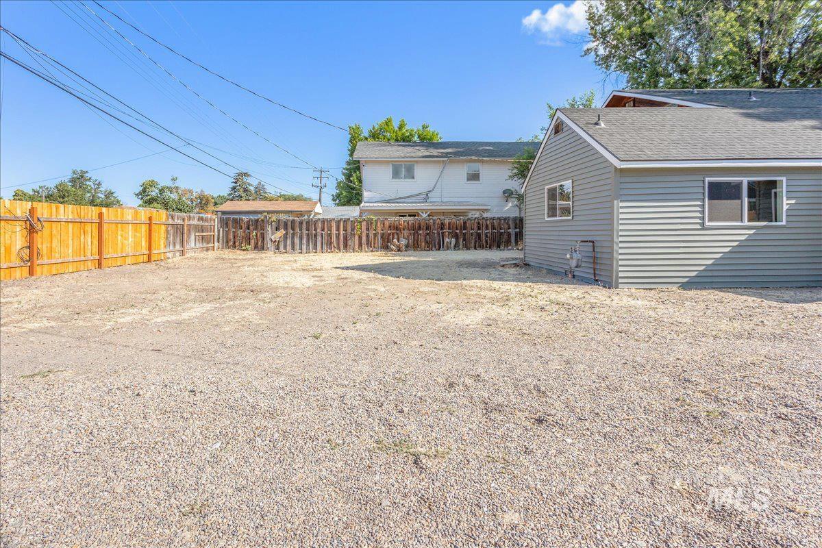 265 S 11th E
