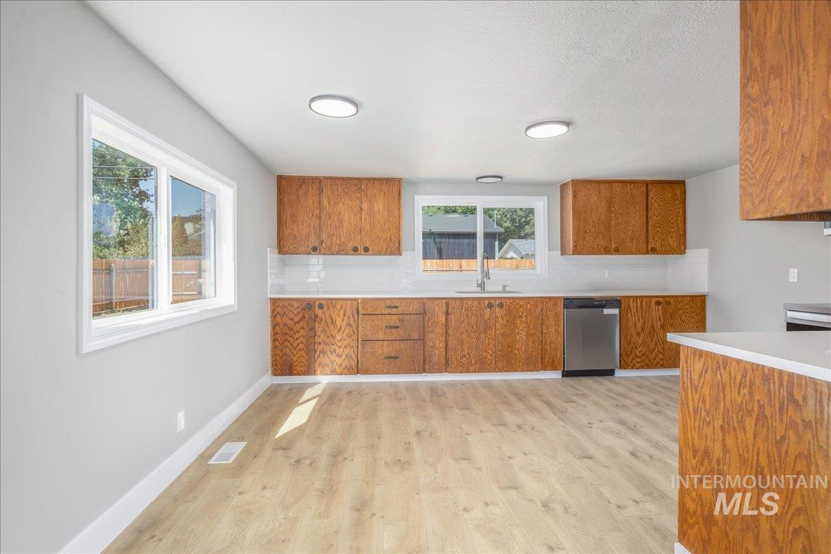 265 S 11th E