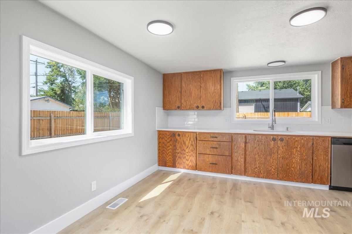 265 S 11th E