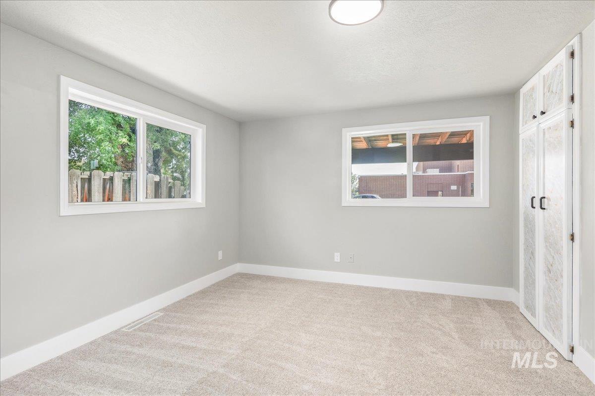 265 S 11th E