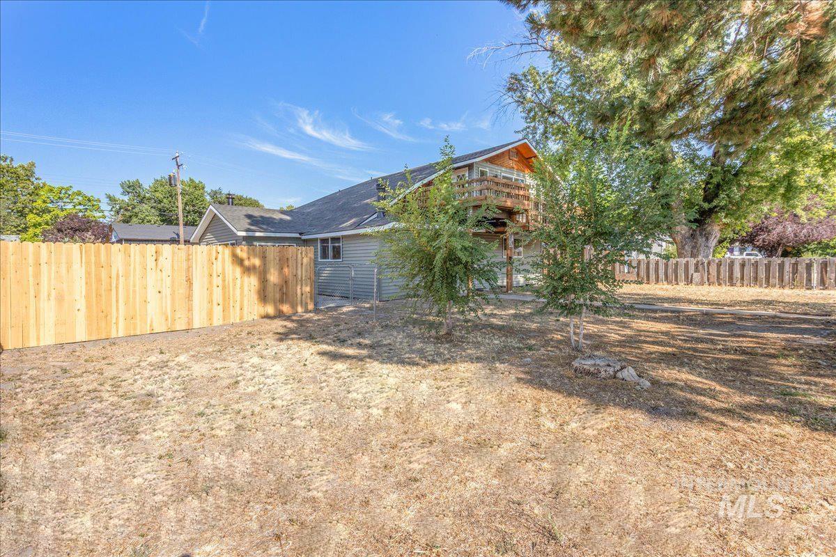 265 S 11th E