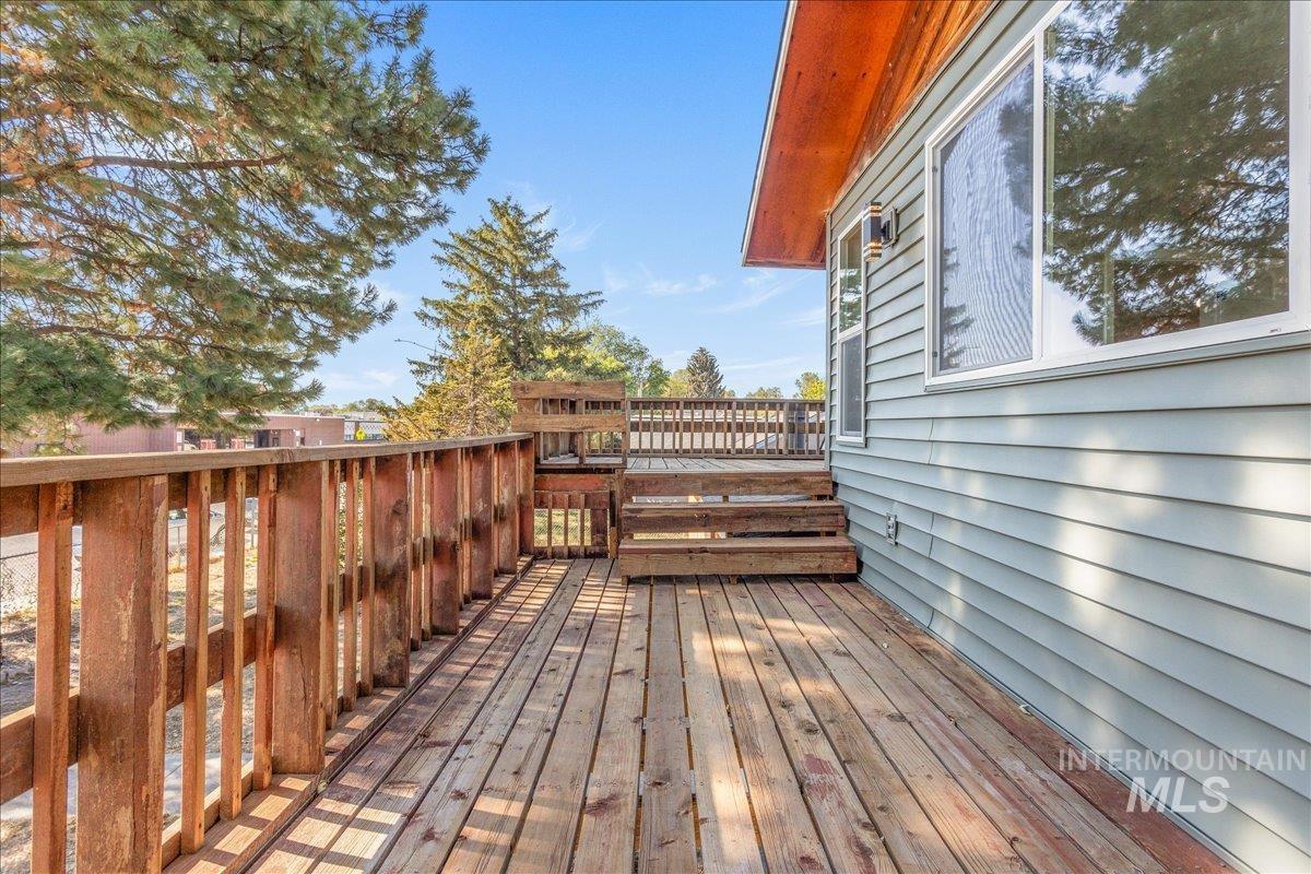 265 S 11th E