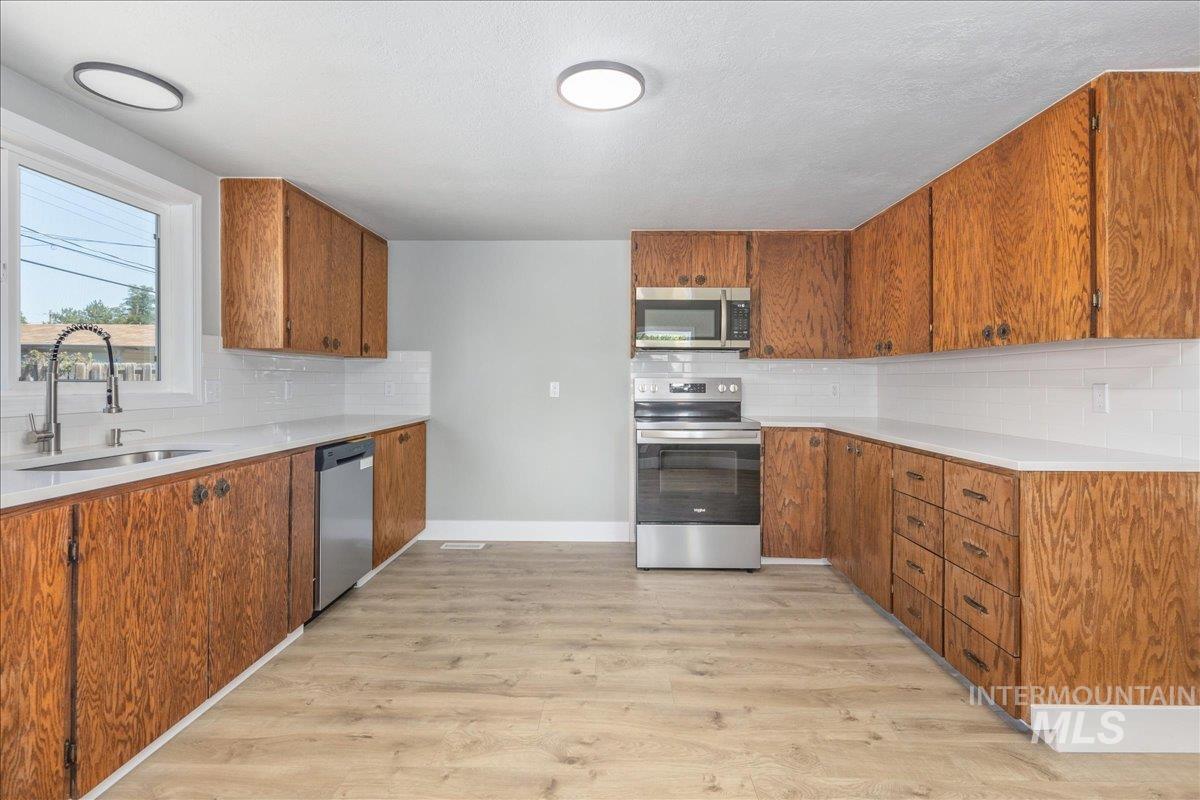 265 S 11th E