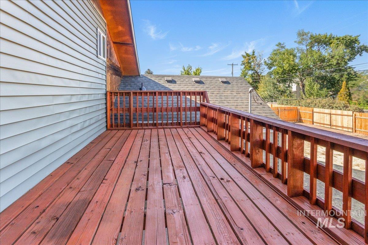 265 S 11th E